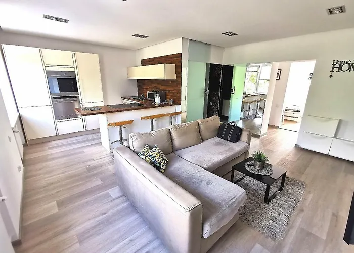 Nowoczesny Iii Al. Nmp Częstochowa